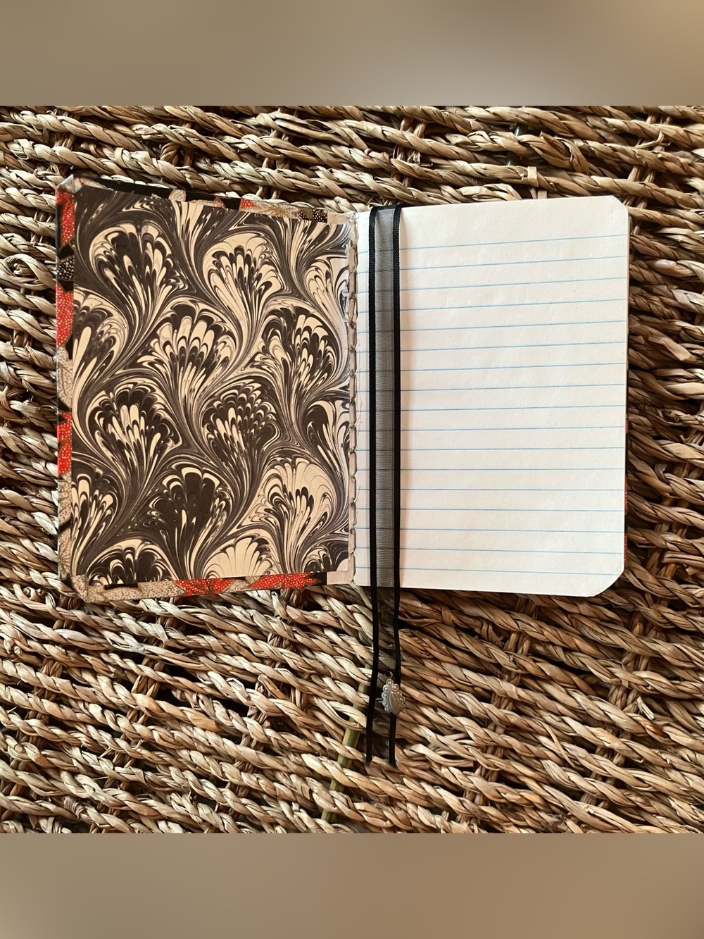 Leaf Pattern Small Notebook with Hand Design - Picture 3 of 3